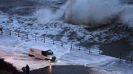 images_News_England_Fatal tidal surge 2